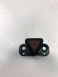 DB2993 CHEVROLET Hazard Button 202007554 - Picture 1 of 4