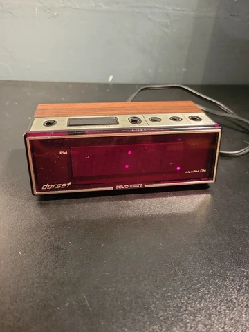 Vintage Dorset Faux Wood Solid State Electronic Alarm Clock Working Cover
