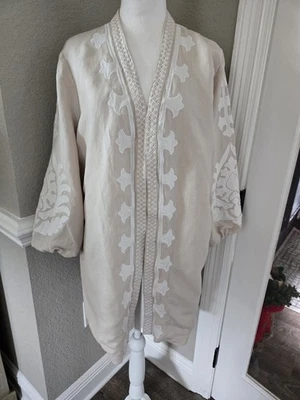 Topper de mezcla de lino bordado Chico's, talla 2,5 Foto 1 de 4