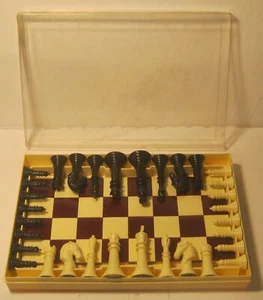 1960's Chess Set in Plastic Case with Super Storage Design!! EXCELLENT!!!! - Picture 1 of 4