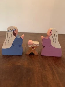 Holz handbemalte Weihnachtskrippe HEILIGE FAMILIE 3 Figuren Anfang 1990’er Mini - Bild 1 von 8