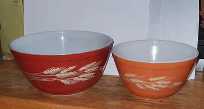Vintage Pyrex 401 & 402 Autumn Harvest Wheat Pattern Nesting Mixing Bowls - Image 1 of 4