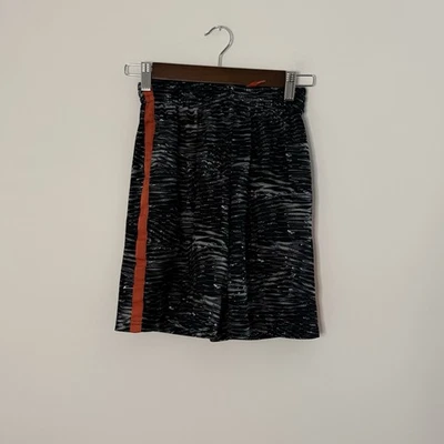 Pantalones Cortos Atléticos Champion Niños Talla Mediana 8 a 10 Gris Negro Naranja Usados en Excelente Condición Foto 1 de 4