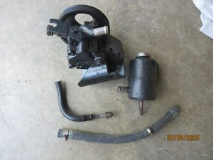 '94 Geo Tracker power steering pump, pulley, bracket, reservoir. PLEASE READ ALL - Bild 1 von 6