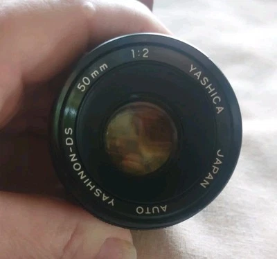 YASHICA Auto YASHINON-DS Auto 50mm 1:2 Mount Vtg Camera Lens with Leather Case - Image 1 of 4