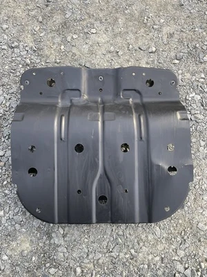 TOYOTA TUNDRA 2007 2020 Under ENGINE SKID PLATE TUNDRA CREWMAX SR5 LIMITED OEM - Image 1 of 4
