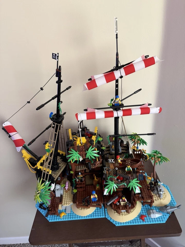 LEGO Ideas: Piratas de Barracuda Bay (21322) Foto 1 de 1