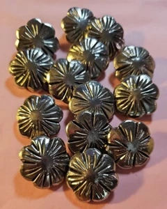 14 glänzende Silber Vintage Blume Knöpfe 7/8" - Bild 1 von 6