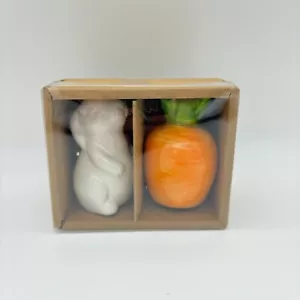 Salero y Pimentero 2.75" Conejo Blanco Conejo y Zanahoria, Decoración Pascua NUEVO EN CAJA - Imagen 1 de 4