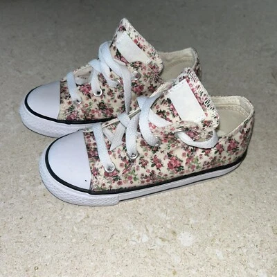 Nuevo Converse Estampado Floral Niño Converse Niñas Talla 9 Foto 1 de 4