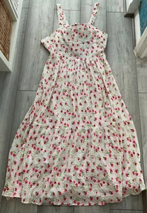 BOOHOO FLORAL PRINT CREPE STYLE  DRESS..BRAND NEW..SIZE 16..SUMMER/HOLIDAYS - Picture 1 of 3