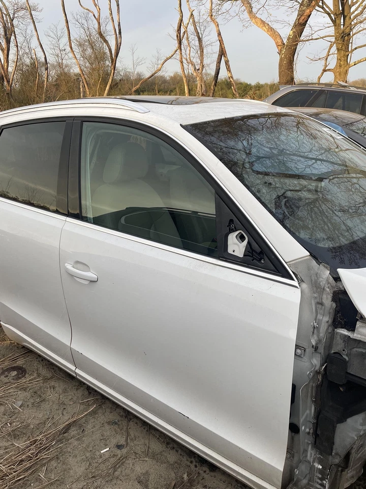 2009 - 2012 Audi Q5 8R 3.2L Rocker Panel Molding Right Passenger Side Rear Foto 1 de 4