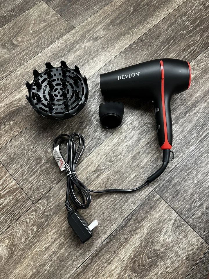 Secador de pelo con infusión de aceite de coco Revlon Smoothstay 1875 vatios Foto 1 de 1