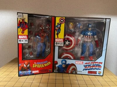 MAFEX No.217 Captain America Comic Ver. & No.185 Spider-Man Classic Ver. Figures - Image 1 of 4