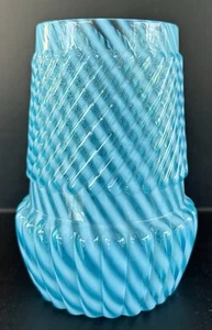 Viktorianische Buckeye Kunstglas blau opalisierende Vase 6 1/2" Chrysanthemenwirbel - Bild 1 von 10