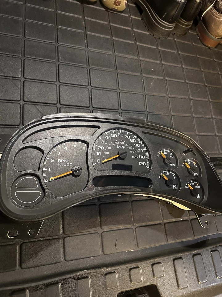 Cuadro de instrumentos Chevy Silverado GMC Sierra 2003-2007 15114649 Foto 1 de 4