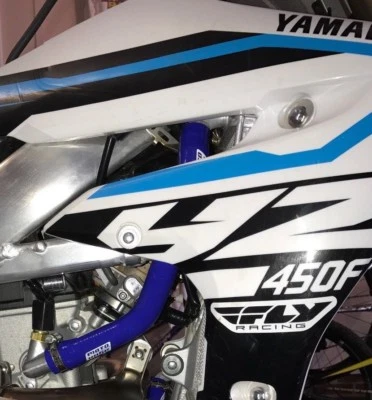 YAMAHA YZ450F 2014-2017 MANGUERA RADIADOR MONOCOLOR AZUL Foto 1 de 3