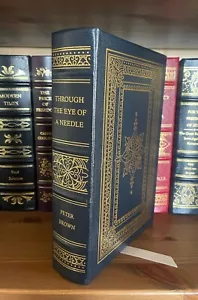 DURCH DAS NADELÖHR Peter Brown Greif History Classics Leder - Bild 1 von 1