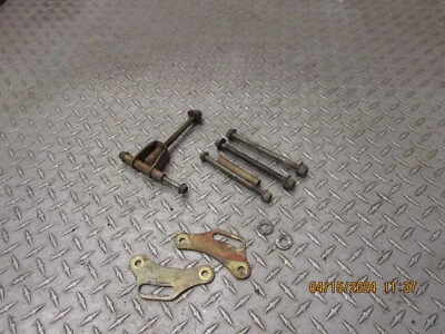 Polaris Outlaw 500 Rear Axle Mounts and Adjuster Hardware Brackets  853 Foto 1 de 4