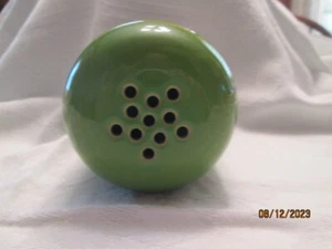 FTC Fiesta Retired SHAMROCK GREEN Cheese Shaker NWT Made in USA - Picture 1 of 4