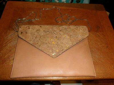 Cartera Street Level con solapa de corcho ACENTOS DORADOS NUEVA SIN ETIQUETAS Foto 1 de 4