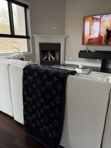 Louis Vuitton Monogram Eclipse Throw Blanket 100% Authentic Black Grey Cashmere - Picture 1 of 11