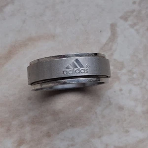 Adidas Bandring, Drehring aus Edelstahl, selten  Gr. 62 (19,7 mm Ø) - Bild 1 von 2