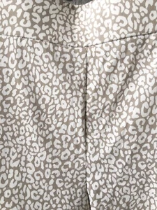 New size 14 Avenue Capri stretch Pull On Pants Beige & White Animal Print NWT - Picture 1 of 12