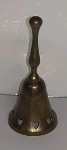 Campana a mano vintage Aardco ottone massiccio India ritagli cuore alto 5 - Foto 1 di 3