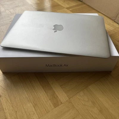 Apple MacBook Air ,13 Zoll, Laptop Silber A1466 - Bild 1 von 4