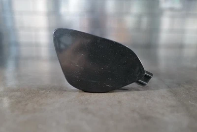 Крышка буксировочного крюка неоригинальная для Volvo S60 черная 31323839 передний бампер 2014-2017 - Изображение 1 из 3