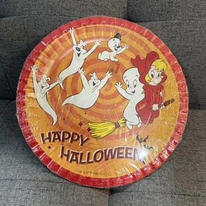 2007 Casper & Wendy The Witch Halloween Paper Plates  - Picture 1 of 5