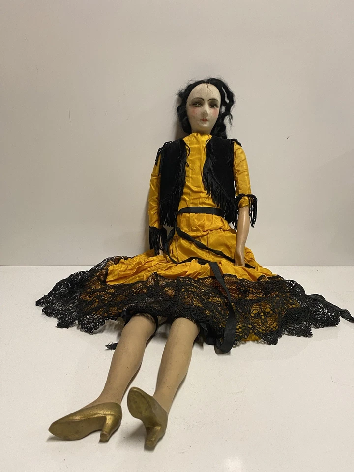 Ancienne Grande Poupée de Salon Boudoir vintage (manque 3 doigts) 83 cm - Immagine 1 di 4