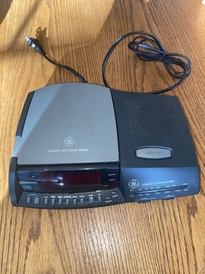 老式通用电气型号 7-4890 通用电气数字 CD 播放器时钟收音机和闹钟工作 1999 — 第 1/4 张图片