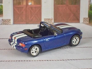 2nd Gen 1998-2005 Mazda MX-5 Miata 1.8L I4 Roadster/Convert Maßstab 1:64 LE V - Bild 1 von 5