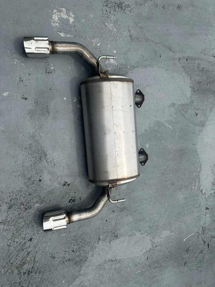 infiniti q50 Stock exhaust — 第 1/1 张图片