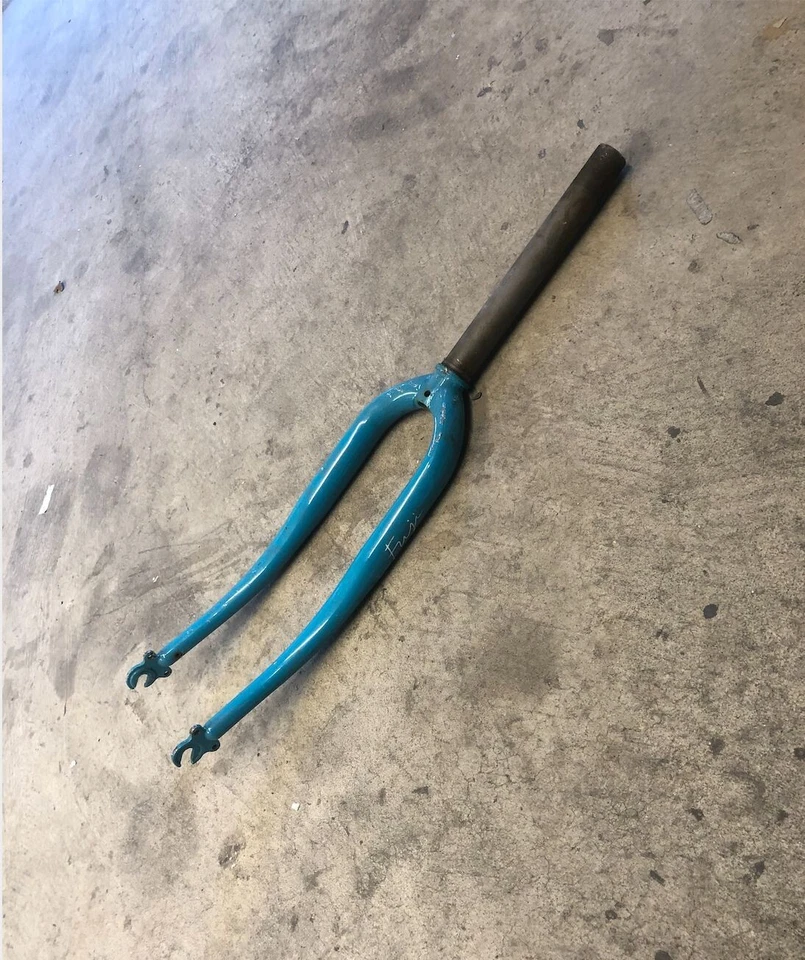 Fuji 26" Bicycle Fork 1 1/8" x 9" Threaded (Light Blue) - Image 1 of 1