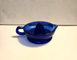 Vintage Hazel Atlas Cobalt Blue Moderntone Glass Reamer Juicer - Picture 1 of 12