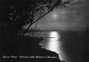 24-84E) CARTOLINA GABICCE MARE NOTTURNO RIVIERA DI ROMAGNA VIAGGIATA PESARO - Foto 1 di 2