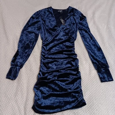 Nuevo con etiquetas Mini Vestido Steve Madden Kali Terciopelo Para Mujer XS Azul Fecha Noche San Valentín Foto 1 de 4