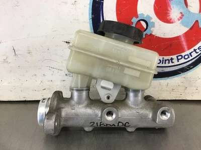 2003-09 Nissan 350Z Brake Master Cylinder 46010CD005 OEM 21BBXDC - Image 1 of 4