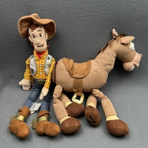 Disney Store Toy Story Cavallo Occhio di Toro 17” Peluche Morbido Asino + 18” Woody - Foto 1 di 20