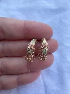Preciosos aretes de medio aro de oro amarillo y rosa de 10k y 14k Black Hills 2,6 g Estate - Imagen 1 de 9