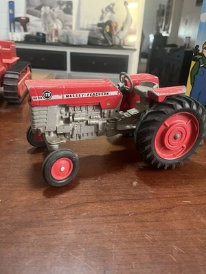 ¡TRACTOR DE JUGUETE VINTAGE MASSEY FERGUSON 175 DIÉSEL ESCALA 1/16 ERTL!! Foto 1 de 4