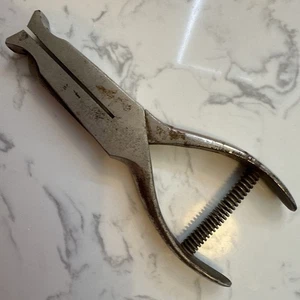 VTG Hand Held Ticket Punch 6 1/2” - Star Shape - train - theater - ferry - Picture 1 of 8