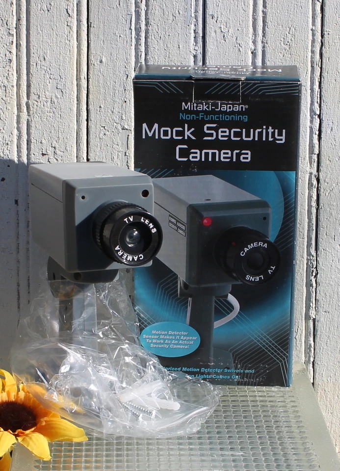 Mitaki-Japan Mock Security Camera – Motion Sensor LED Light Battery Operated
