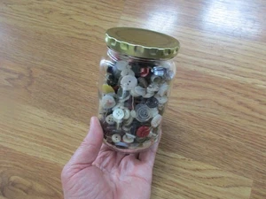 VINTAGE JAR OF OLD ESTATE BUTTONS - Picture 1 of 4