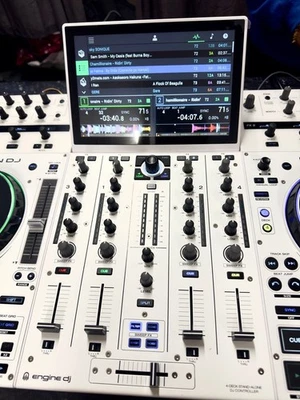 Denon Prime 4 + - Image 1 of 4