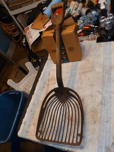 Pfeifer Potato Shovel - GOOD Solid Condition - Complete! RARE!! - Picture 1 of 12