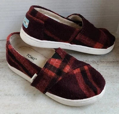 Zapatos sin cordones TOMS para niños pequeños rojos a cuadros Belmont talla T11 Foto 1 de 4